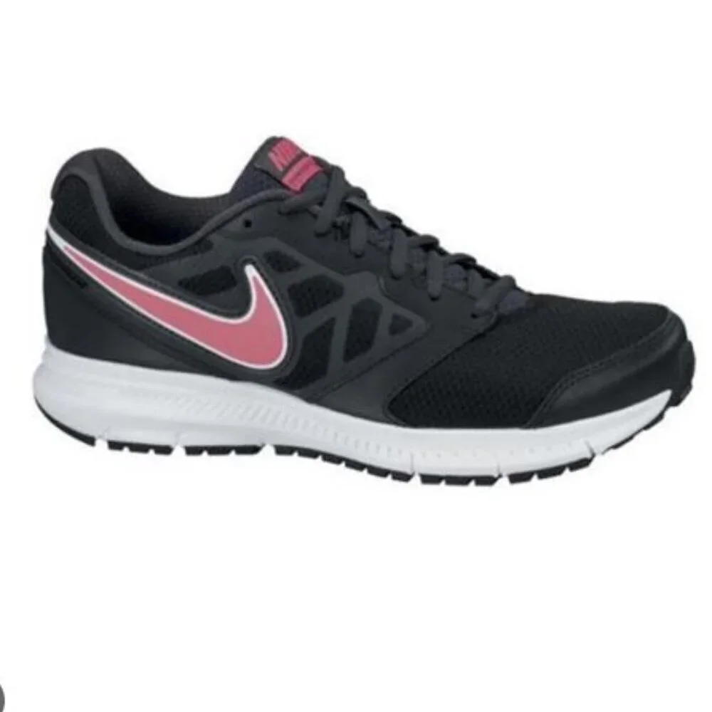 Nike Kids Downshifter Running shoes size 5 EUC